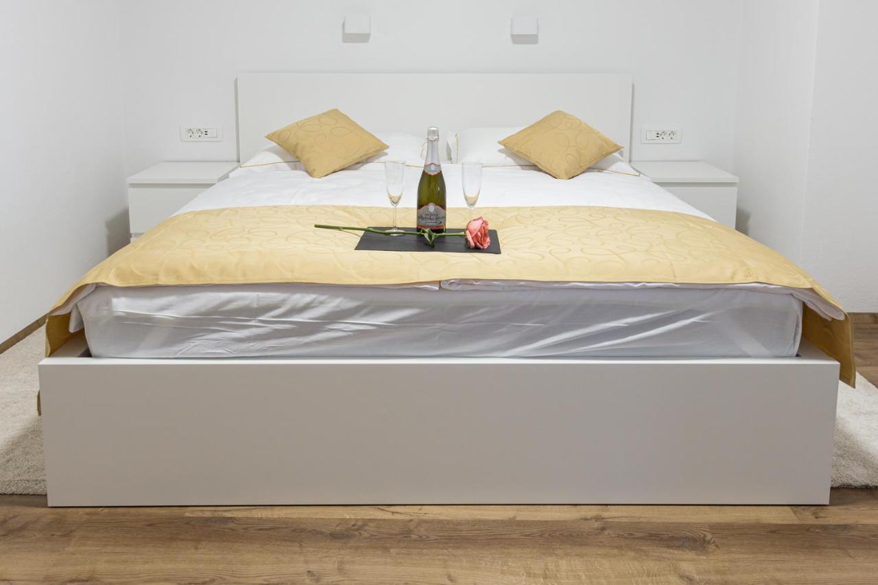 Inin Apartments Μπλεντ Εξωτερικό φωτογραφία