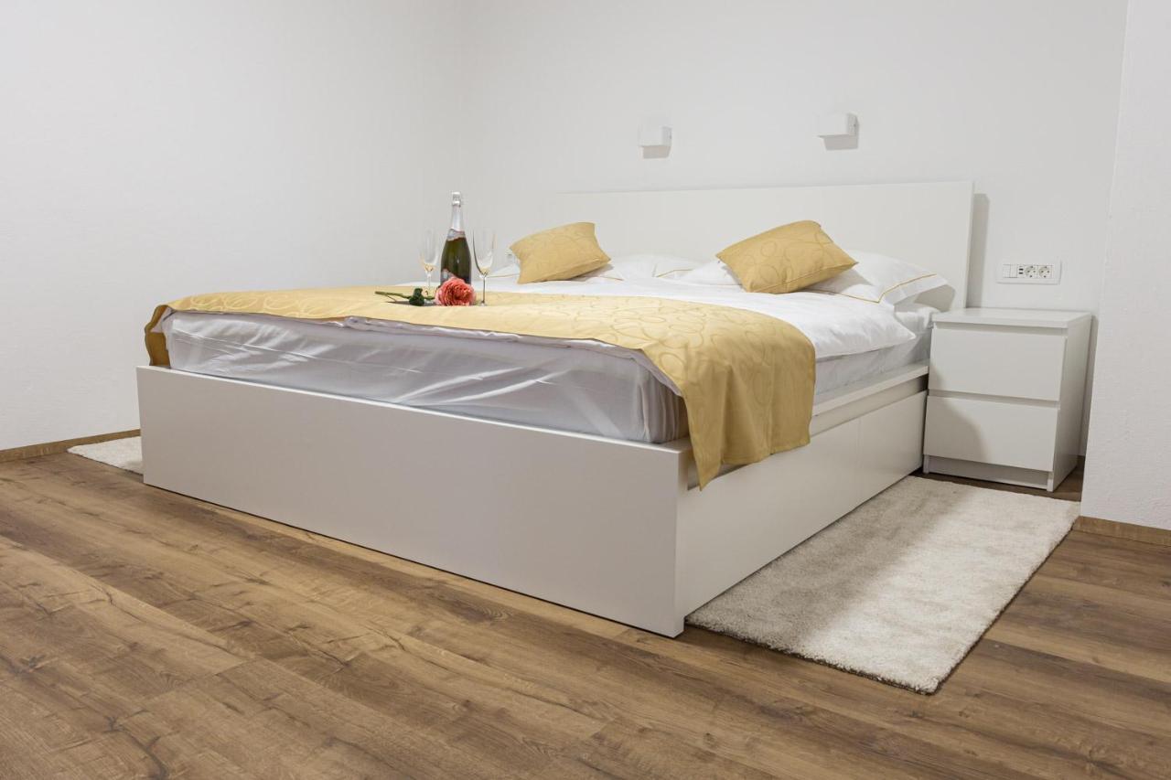 Inin Apartments Μπλεντ Εξωτερικό φωτογραφία